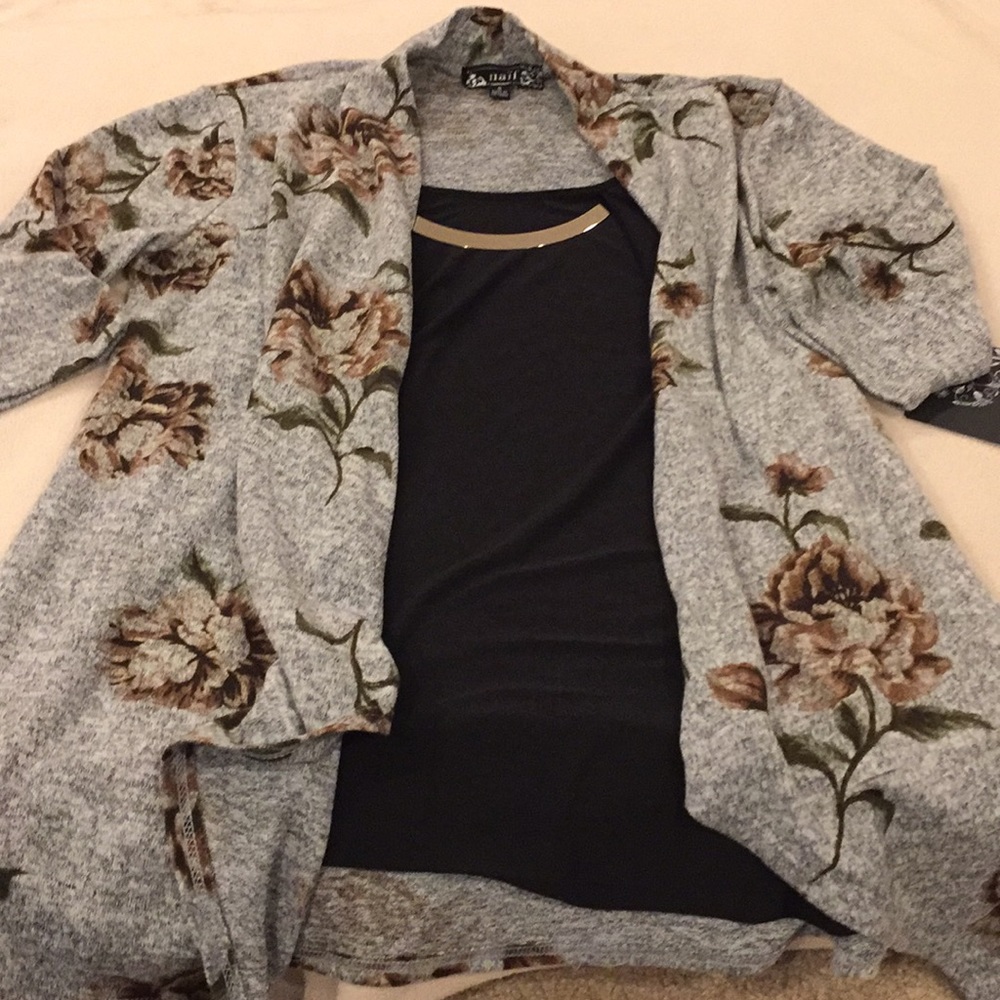 NWT Naïf 3/4 sleeve cardigan with attached cami, s